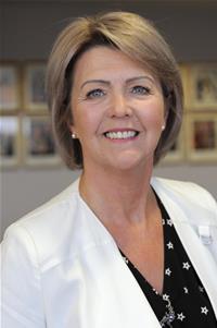 Profile image for Councillor L Hodgkins